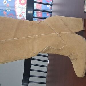 Elegant Tan Heeled Boots for Women